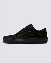 Load image into Gallery viewer, Vans UA Old Skool Shoes
