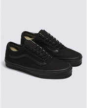 Load image into Gallery viewer, Vans UA Old Skool Shoes