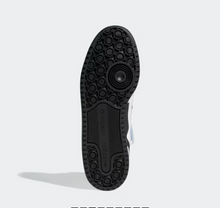 Load image into Gallery viewer, Adidas Forum Mid Shoe