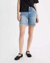 Load image into Gallery viewer, Levi 501 Mid Thigh Women's Short