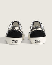 Load image into Gallery viewer, Vans Skate Old Skool Shoes