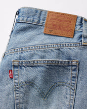 Load image into Gallery viewer, Levi 501 Mid Thigh Women's Short