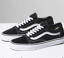 Load image into Gallery viewer, Vans UA Old Skool Shoes