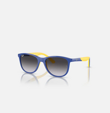 Load image into Gallery viewer, Ray Ban Junior ORJ9077S Sunglasses