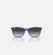 Load image into Gallery viewer, Ray Ban Junior ORJ9077S Sunglasses