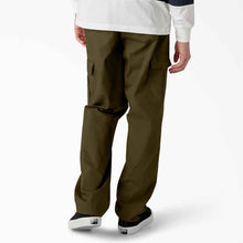 Load image into Gallery viewer, Dickies Men&#39;s Pop Loose Fit Cargo Pant