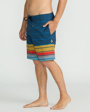 Load image into Gallery viewer, Volcom Quarta Fade Mod 19&quot; Shorts