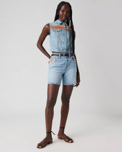 Load image into Gallery viewer, Levi 501 Mid Thigh Women&#39;s Short