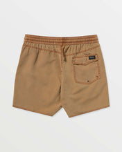 Load image into Gallery viewer, Volcom Center Trunk 17&quot;