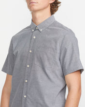 Load image into Gallery viewer, Volcom Men&#39;s Everett Oxford Short Sleeve Button Up
