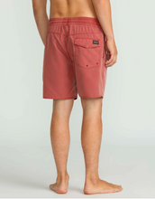 Load image into Gallery viewer, Volcom Center Trunk 17&quot;