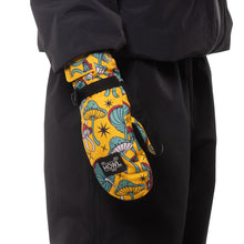 Load image into Gallery viewer, Howl Fairbanks Mitt