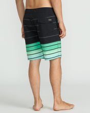 Load image into Gallery viewer, Volcom Quarta Fade Mod 19&quot; Shorts