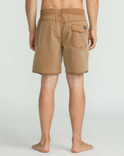 Load image into Gallery viewer, Volcom Center Trunk 17&quot;