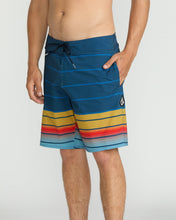 Load image into Gallery viewer, Volcom Quarta Fade Mod 19&quot; Shorts
