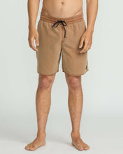 Load image into Gallery viewer, Volcom Center Trunk 17&quot;